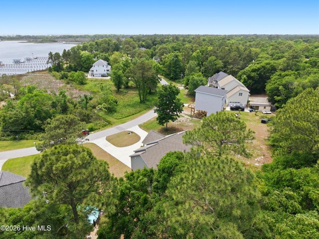 1058 Chadwick Shores Drive, Sneads Ferry, NC 28460