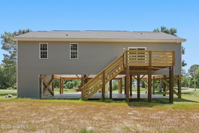1058 Chadwick Shores Drive, Sneads Ferry, NC 28460