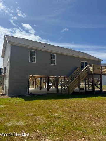 1058 Chadwick Shores Drive, Sneads Ferry, NC 28460