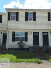 1100 Pineland Avenue # 9B, Hinesville, GA 31313