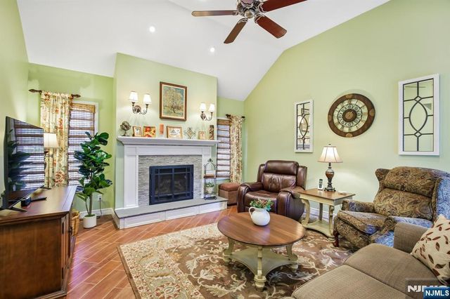 292 Gorden Drive, Paramus, NJ 07652