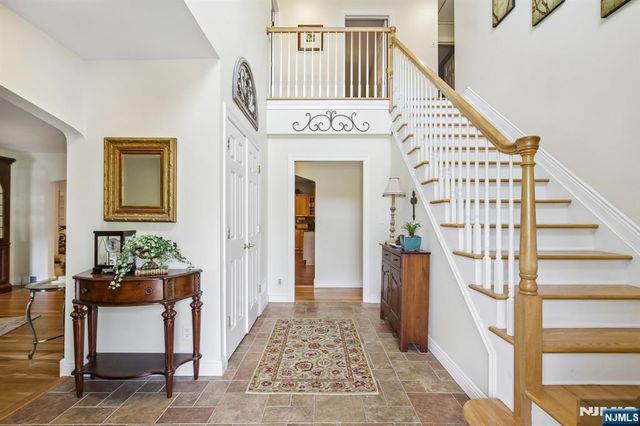 292 Gorden Drive, Paramus, NJ 07652