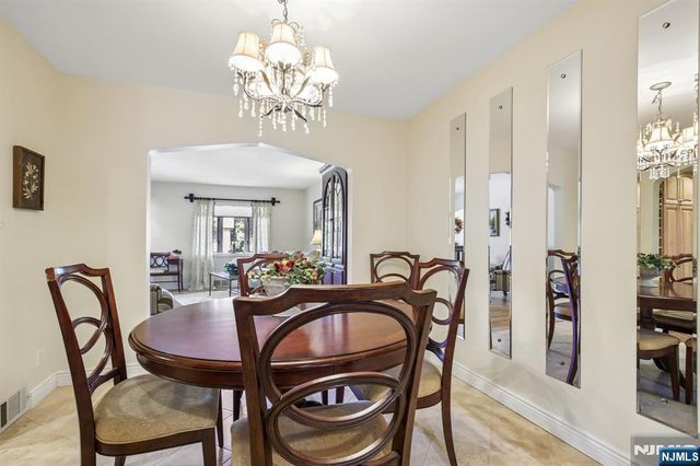 292 Gorden Drive, Paramus, NJ 07652
