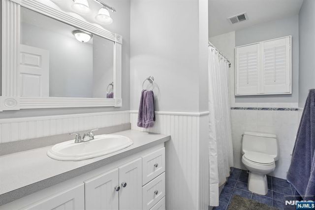 292 Gorden Drive, Paramus, NJ 07652
