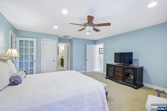 292 Gorden Drive, Paramus, NJ 07652