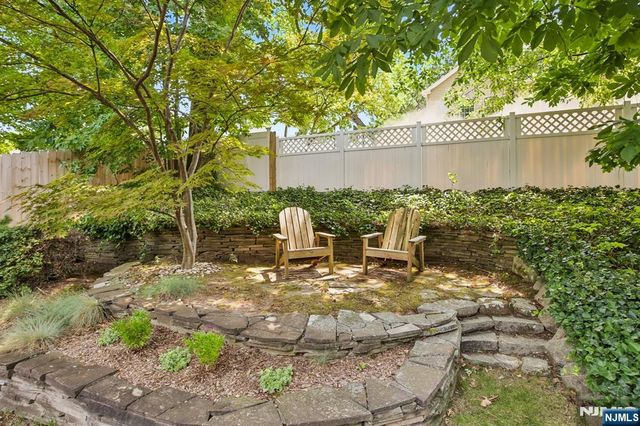 292 Gorden Drive, Paramus, NJ 07652