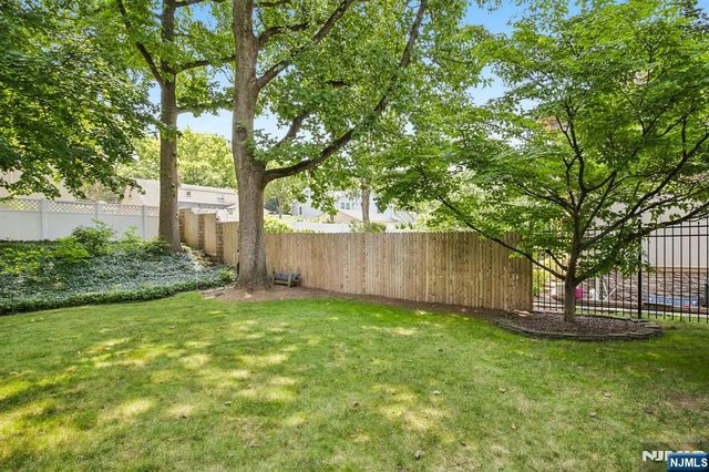 292 Gorden Drive, Paramus, NJ 07652