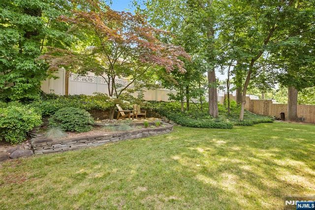 292 Gorden Drive, Paramus, NJ 07652