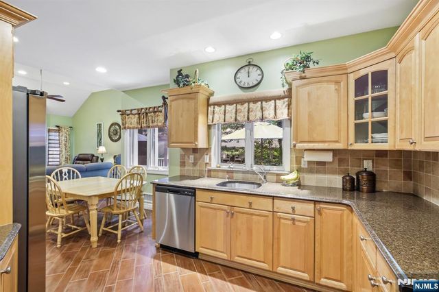 292 Gorden Drive, Paramus, NJ 07652