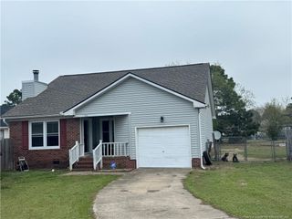 806 Brownsboro S Place, Hope Mills, NC 28348