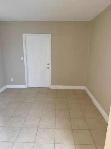 9519 Birmingham Drive, Palm Beach Gardens, FL 33410