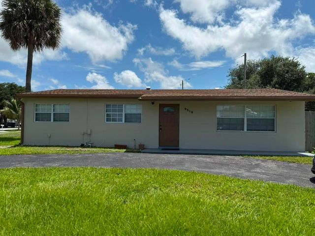 9519 Birmingham Drive, Palm Beach Gardens, FL 33410