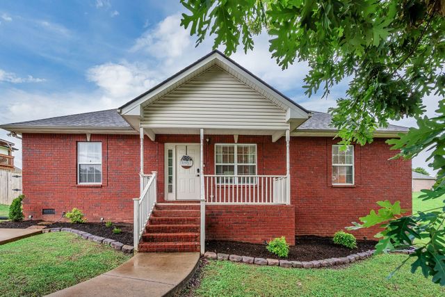 2029 Sunday Silence Dr, Greenbrier, TN 37073