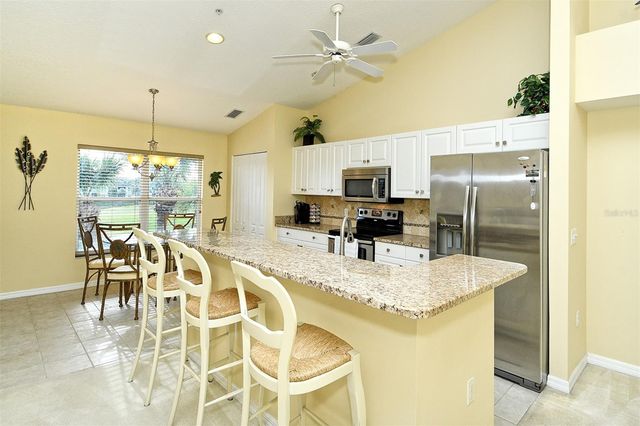 5370 HYLAND HILLS AVENUE 2724, Sarasota, FL 34241