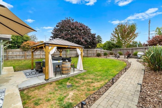 1777 Xavier Court, Fortuna, CA 95540