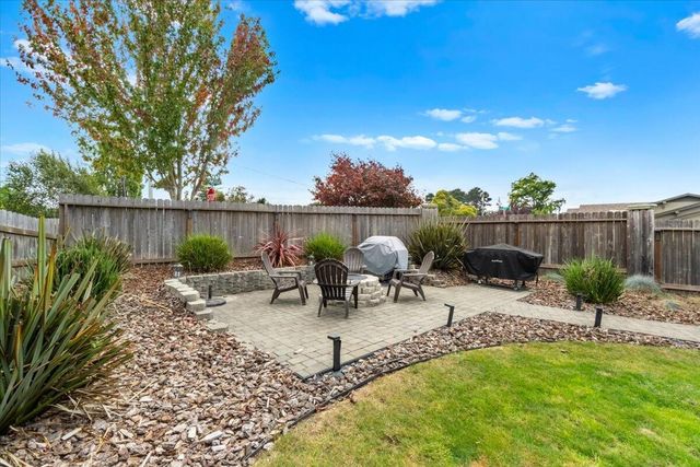 1777 Xavier Court, Fortuna, CA 95540