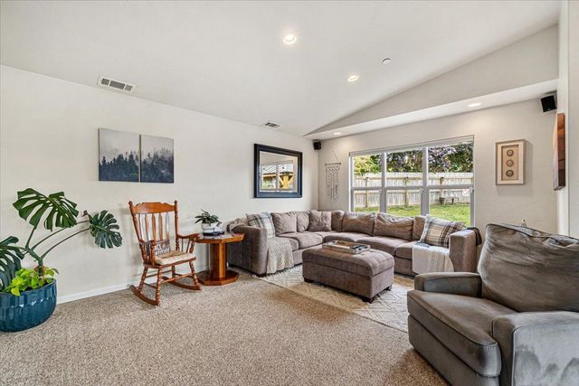 1777 Xavier Court, Fortuna, CA 95540