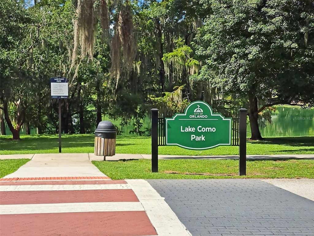 Image 4 of property listing at 533 LAKE COMO CIR, Orlando, FL 32803