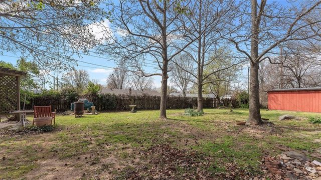 1300 Silent Grove Road, Springdale, AR 72762