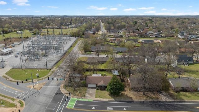 1300 Silent Grove Road, Springdale, AR 72762