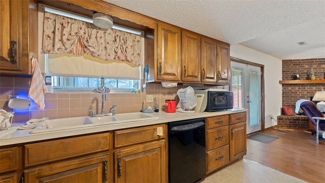 1300 Silent Grove Road, Springdale, AR 72762