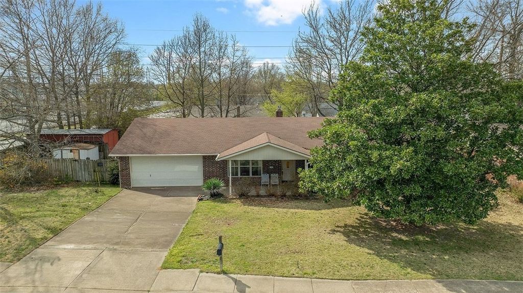 1300 Silent Grove Road, Springdale, AR 72762