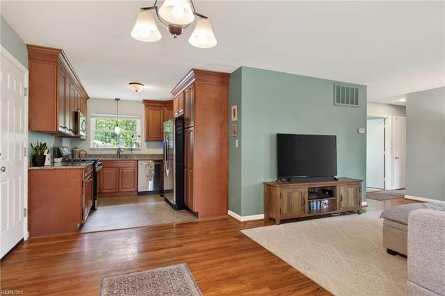 703 New Bern AVE, Hampton, VA 23669