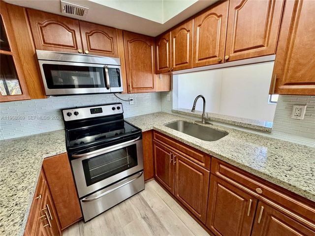 8335 SW 152nd Avenue B408, Miami, FL 33193