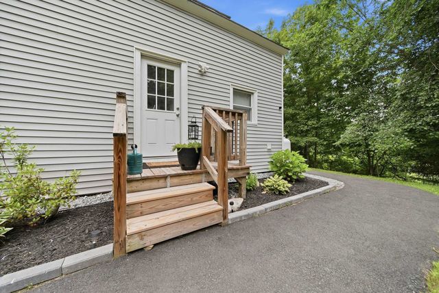 88 Chuck Street, Weare, NH 03281