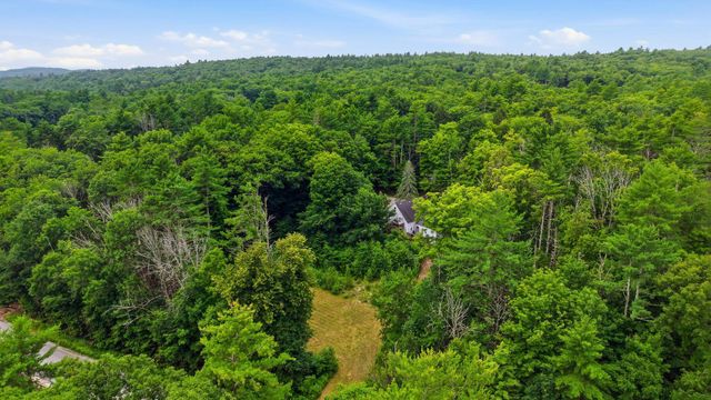 88 Chuck Street, Weare, NH 03281