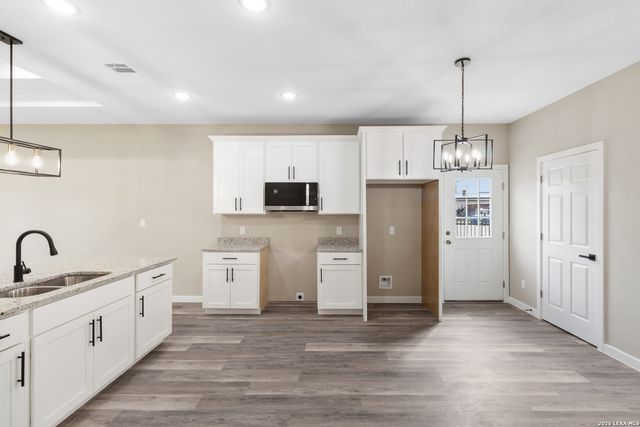 202 Segura, San Antonio, TX 78237