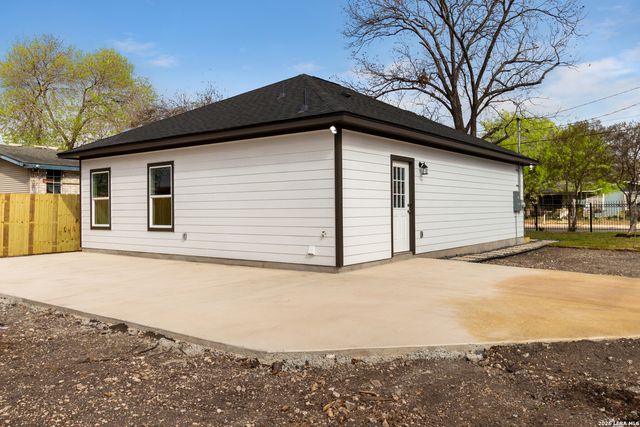 202 Segura, San Antonio, TX 78237