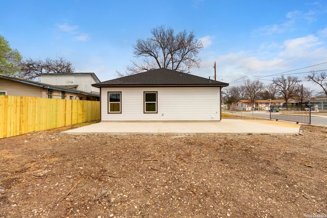 202 Segura, San Antonio, TX 78237