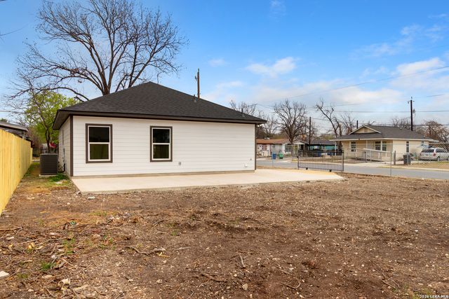 202 Segura, San Antonio, TX 78237