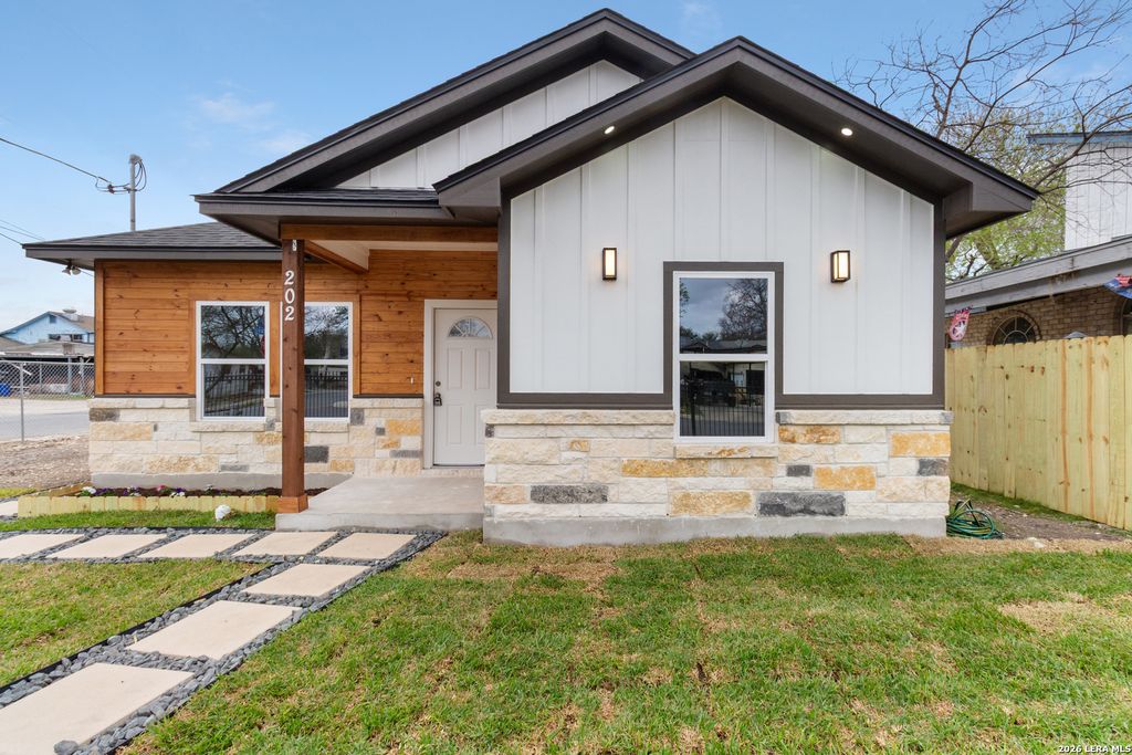 202 Segura, San Antonio, TX 78237