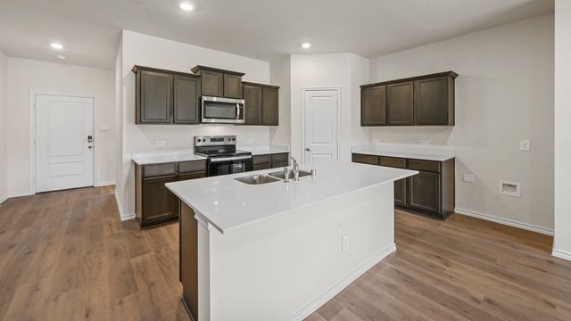 1810 Nestling Street, Crandall, TX 75114