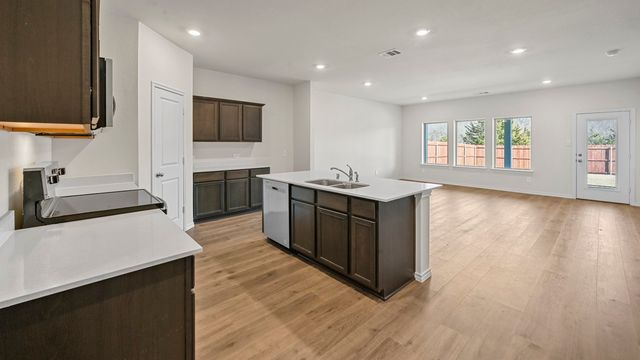 1810 Nestling Street, Crandall, TX 75114