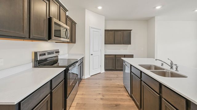 1810 Nestling Street, Crandall, TX 75114