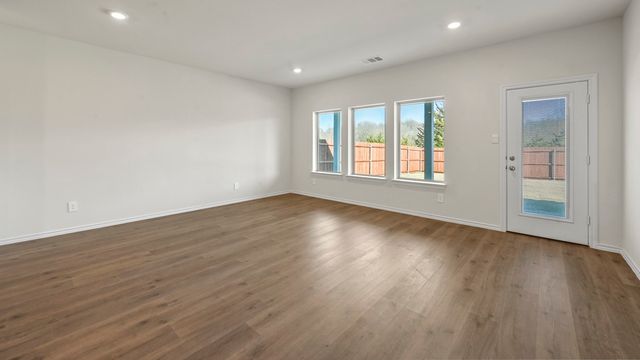 1810 Nestling Street, Crandall, TX 75114