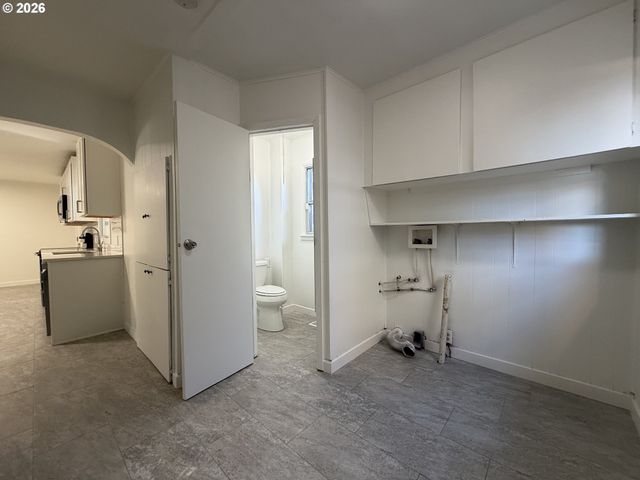 1341 N CLARK St, Cornelius, OR 97113