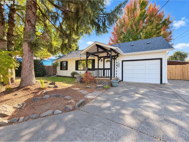 1341 N CLARK St, Cornelius, OR 97113