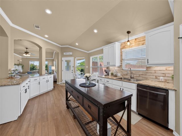 213 Sarahs LN, Liberty Hill, TX 78642