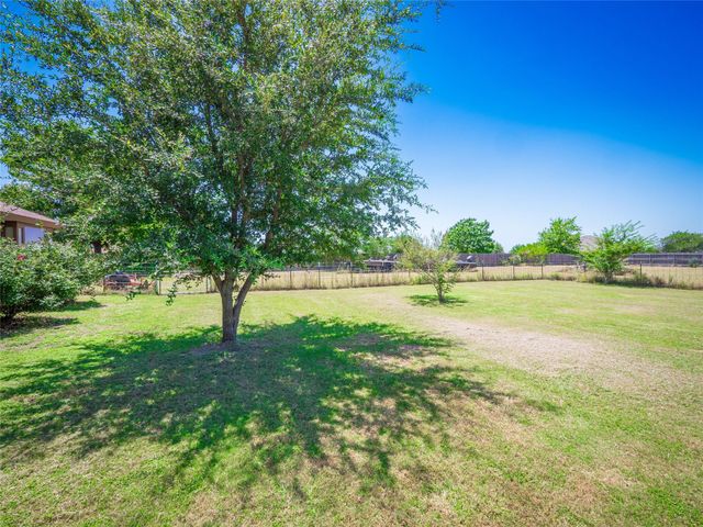 213 Sarahs LN, Liberty Hill, TX 78642