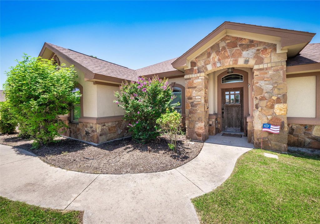 213 Sarahs LN, Liberty Hill, TX 78642