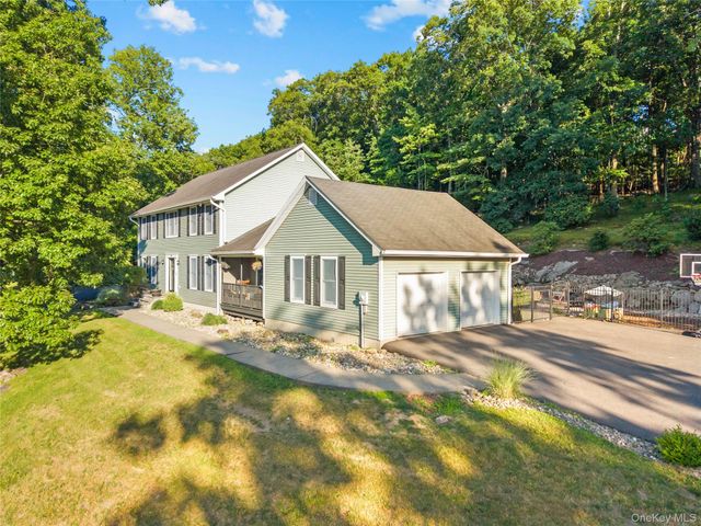22 Pyngyp Road, Stony Point, NY 10980