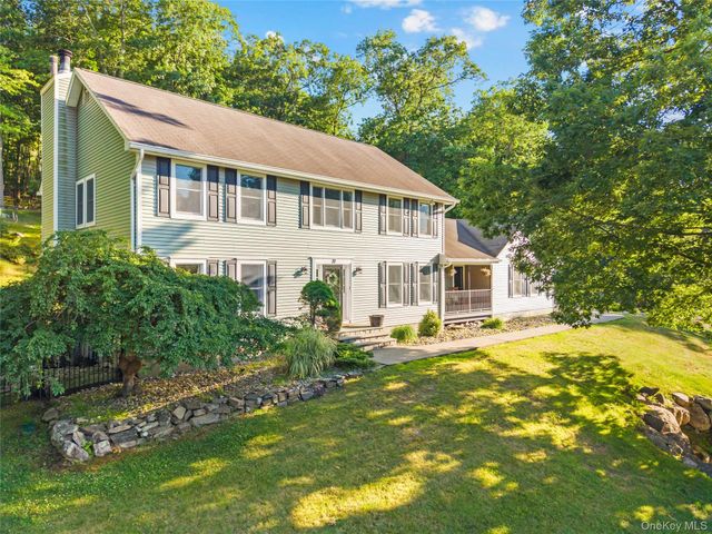 22 Pyngyp Road, Stony Point, NY 10980