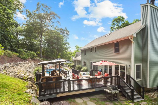 22 Pyngyp Road, Stony Point, NY 10980