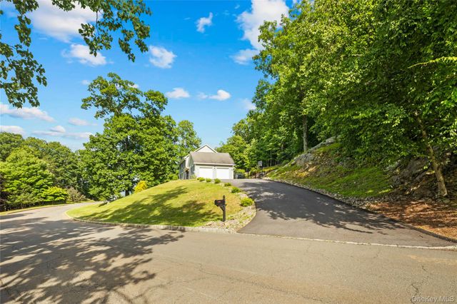 22 Pyngyp Road, Stony Point, NY 10980