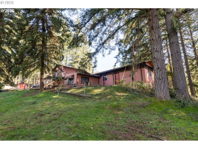 620 CLEVELAND LOOP Dr, Roseburg, OR 97471