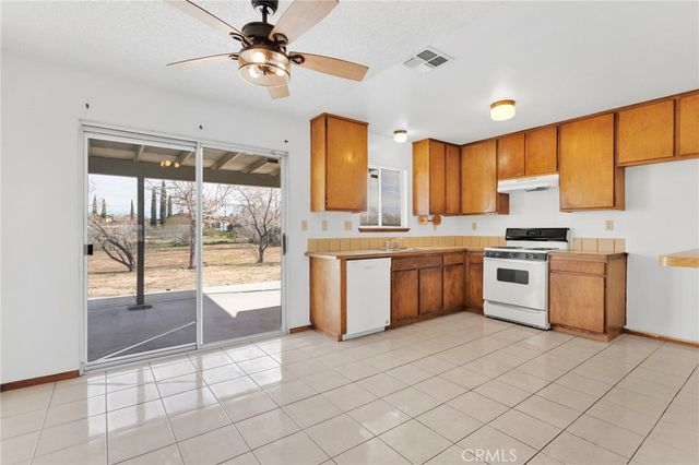 16463 Solvang Avenue, Victorville, CA 92394